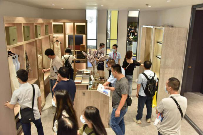 廣州建博會 | 第1天，打卡領(lǐng)尚品牌館，邂逅美好生活另一面